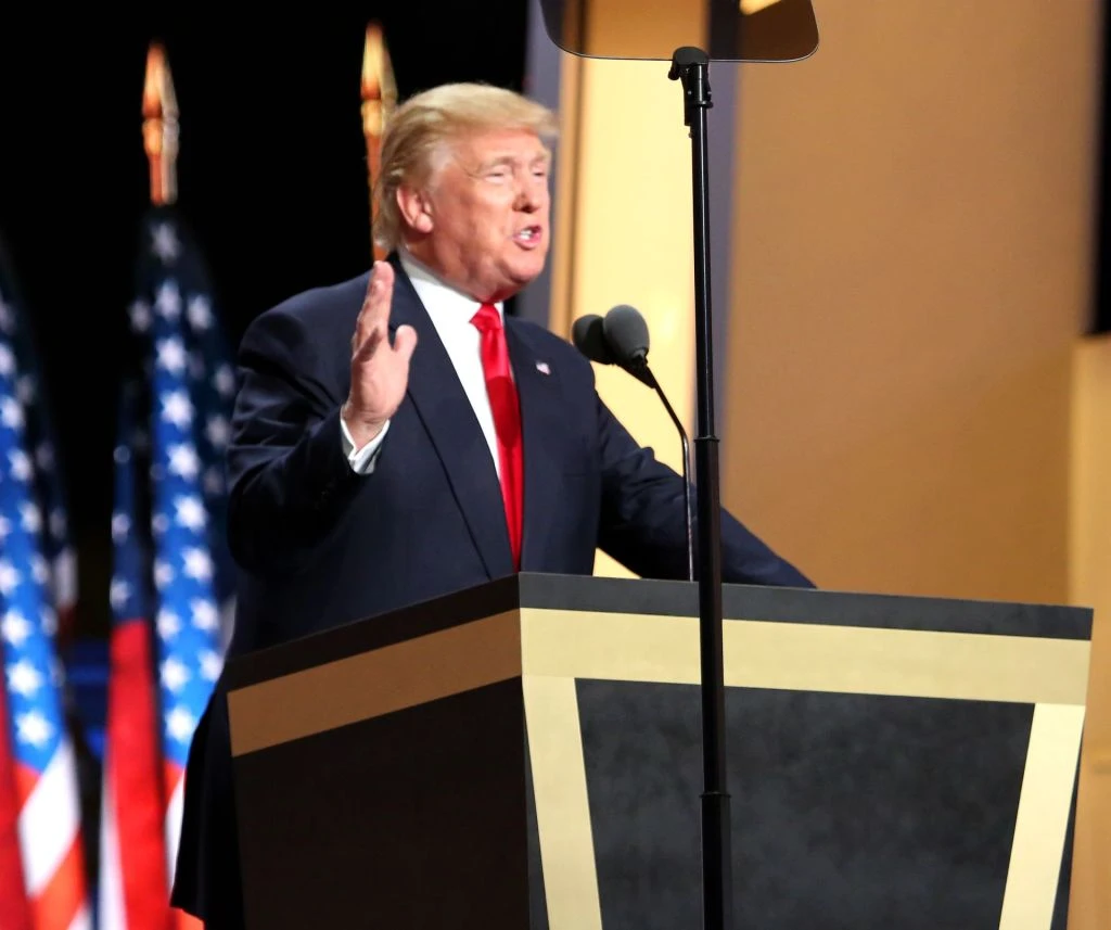 Американців дратує бізнес Трампа: 63% вважають його заробітки на крипті недоречними