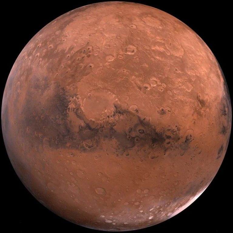 На Марсі помітили дивний об’єкт: на одному фото його немає, а за секунди він з’явився