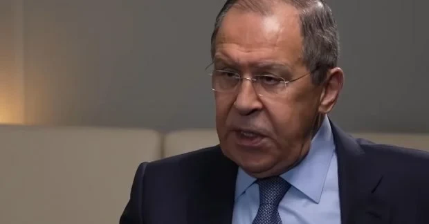 Лавров із коханкою літав на курорти з «тещею» Путіна: їх возили бізнес-джетами